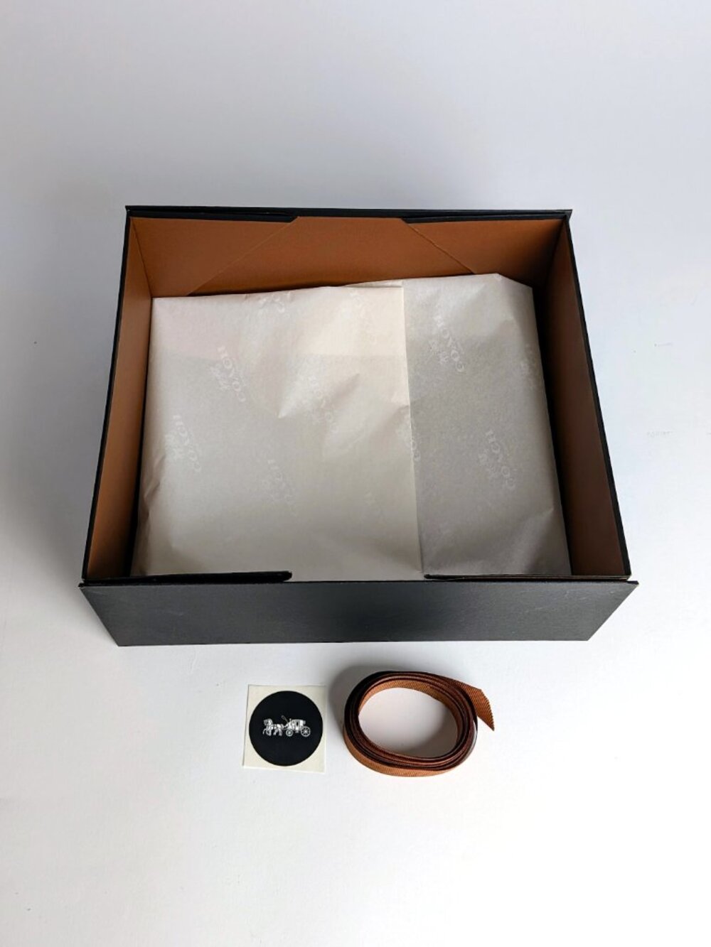Authentic Coach Gift Box Set with Brown Ribbon & Sticker - Picture 2 of 6